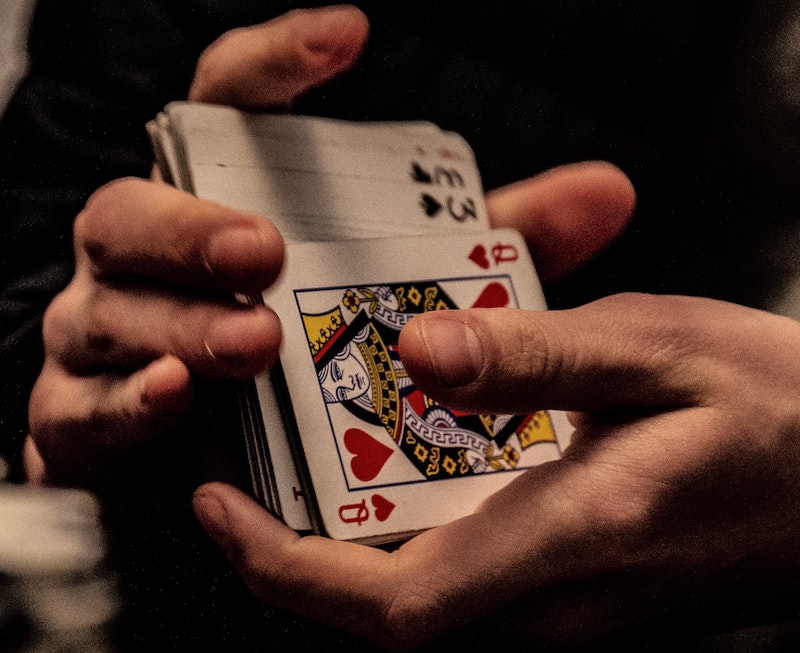 shuffling card poker